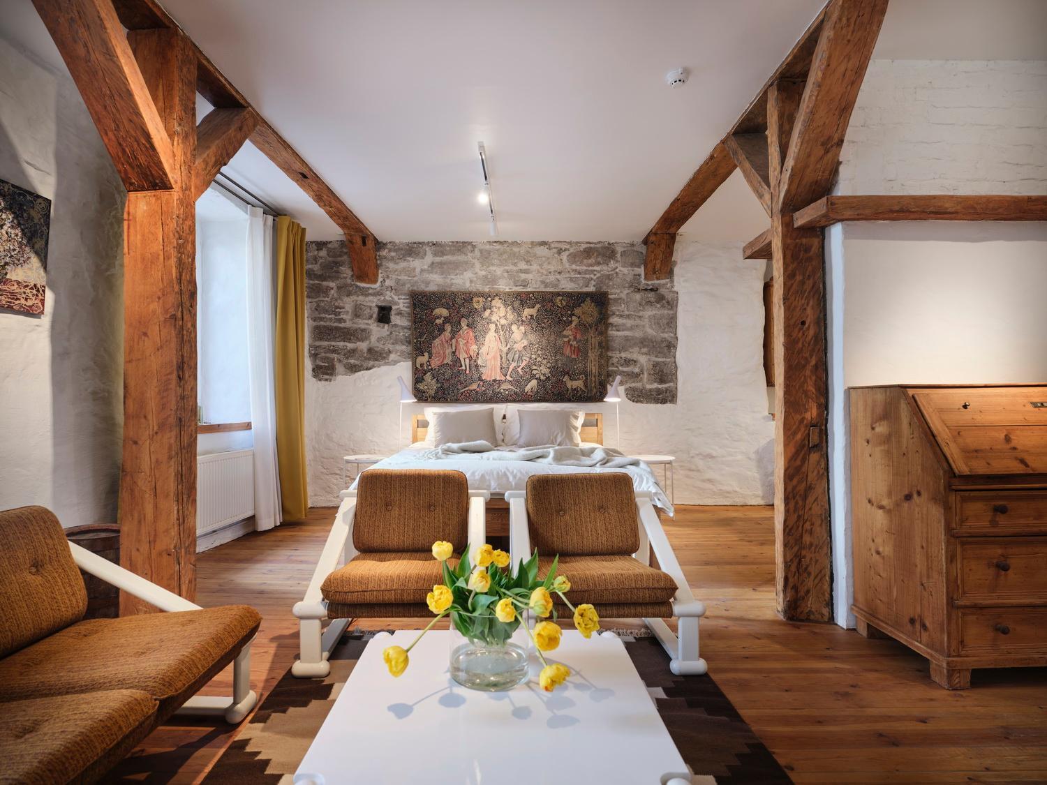 Historic Apartment With Private Garden In Old Town Талин Екстериор снимка