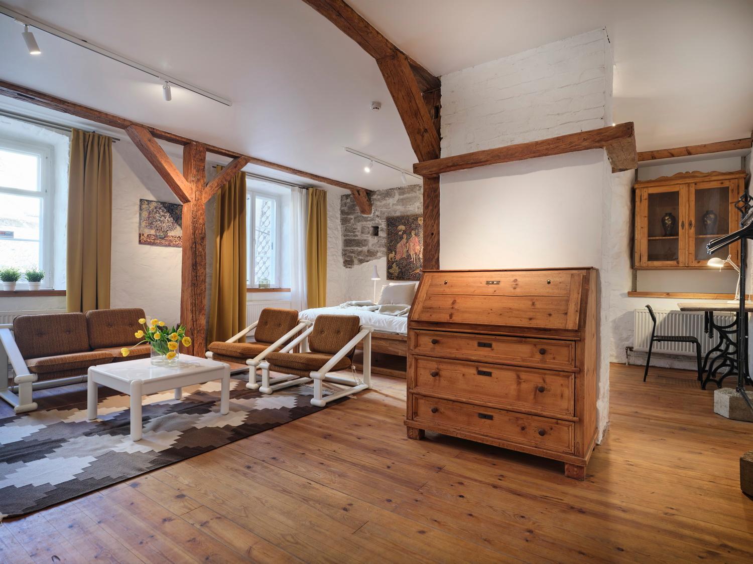 Historic Apartment With Private Garden In Old Town Талин Екстериор снимка